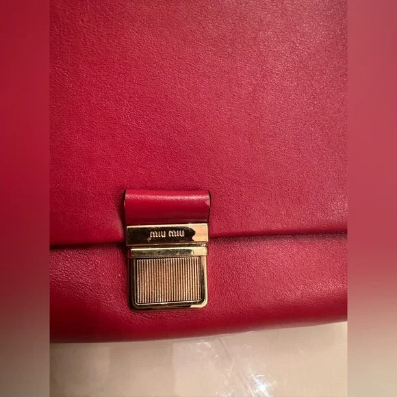 Very rare Miu Miu $2500 Authentic Red Leather Chain Handle Shoulder Bag. - Picture 11 of 17